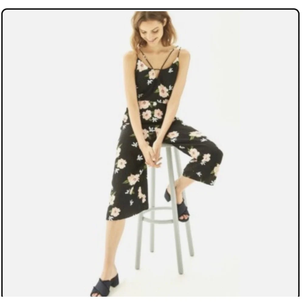 Topshop -‎ Strappy Floral Cropped Romper